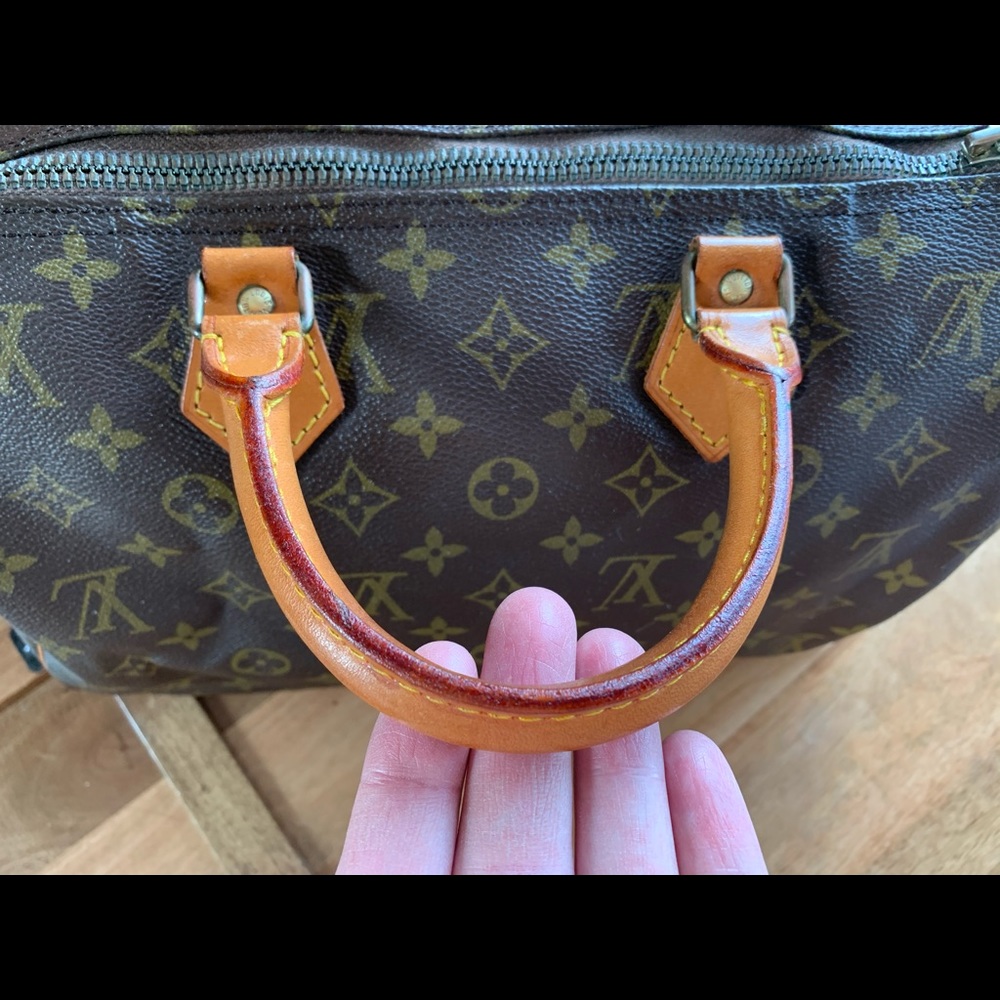 Louis Vuitton Speedy 35 Handbag. - Picture 11 of 16